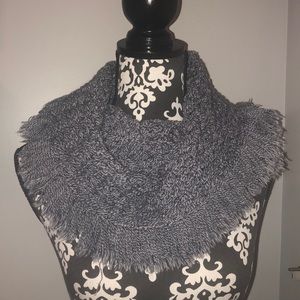 American Eagle scarf NWT